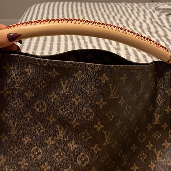 Louis Vuitton Artsy MM Leather Top via Handle Bag - Picture 3 of 8